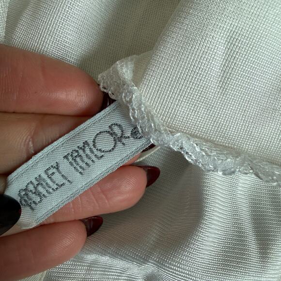 Vintage Ashley Taylor White, Lace, Sleeveless, Nighty/Slip- 38(M) - Picture 3 of 10